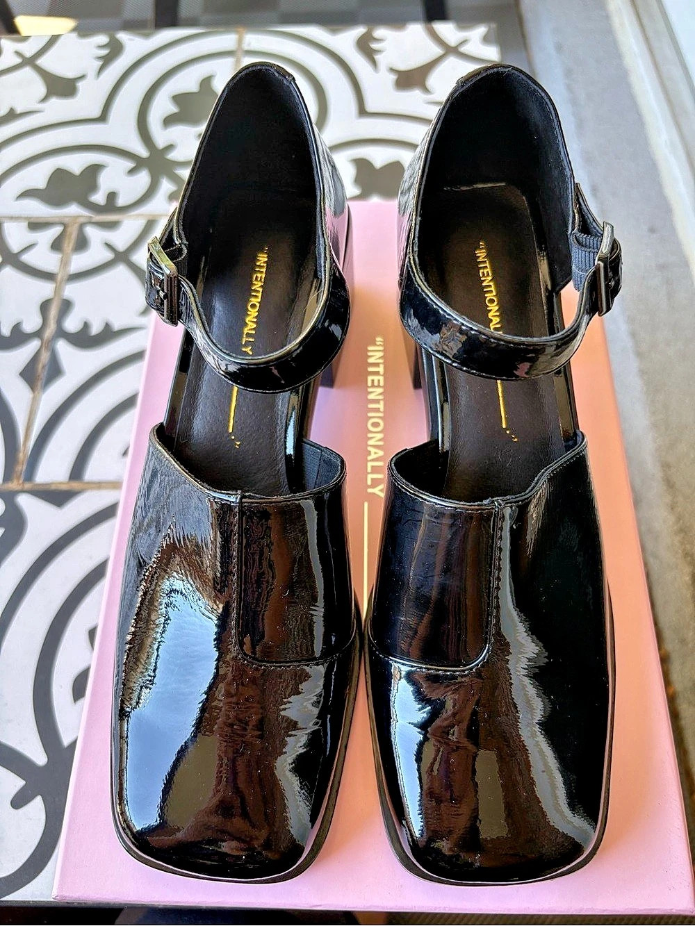 INTENTIONALLY Blank Black Patent Leather Mary Jane Heels, Size 38 (NWOT)